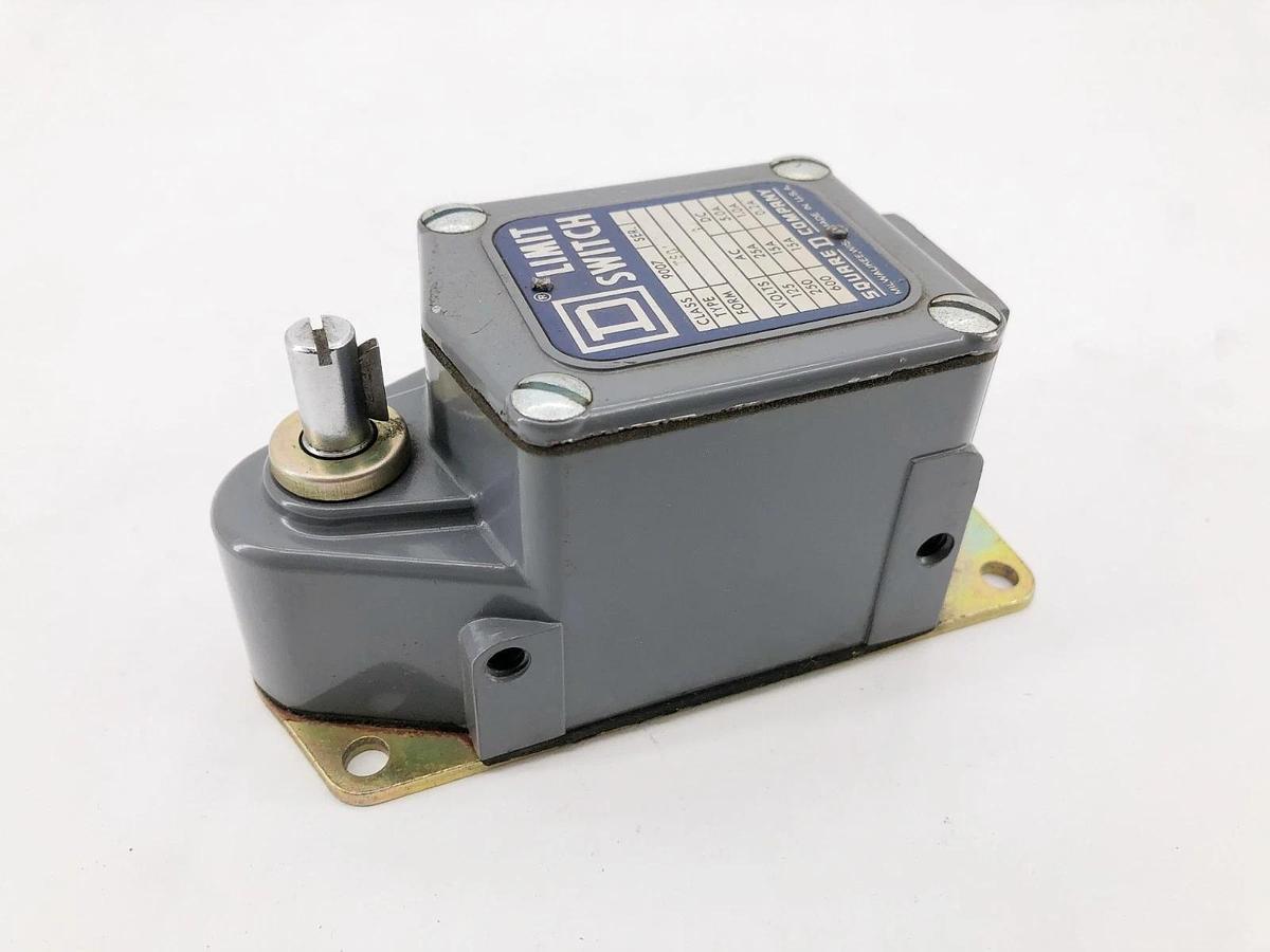 New Square D 9007TSD1 Rotary Lever Limit Switch 600VAC Ser. A - No Box