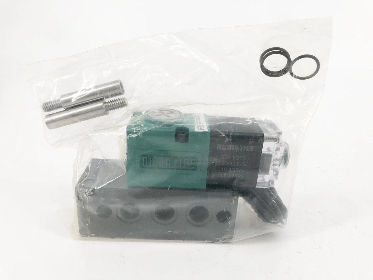 New Numatics 11SAD411O013A30 Solenoid Valve 110/120V 1/8" NPTF 150psig