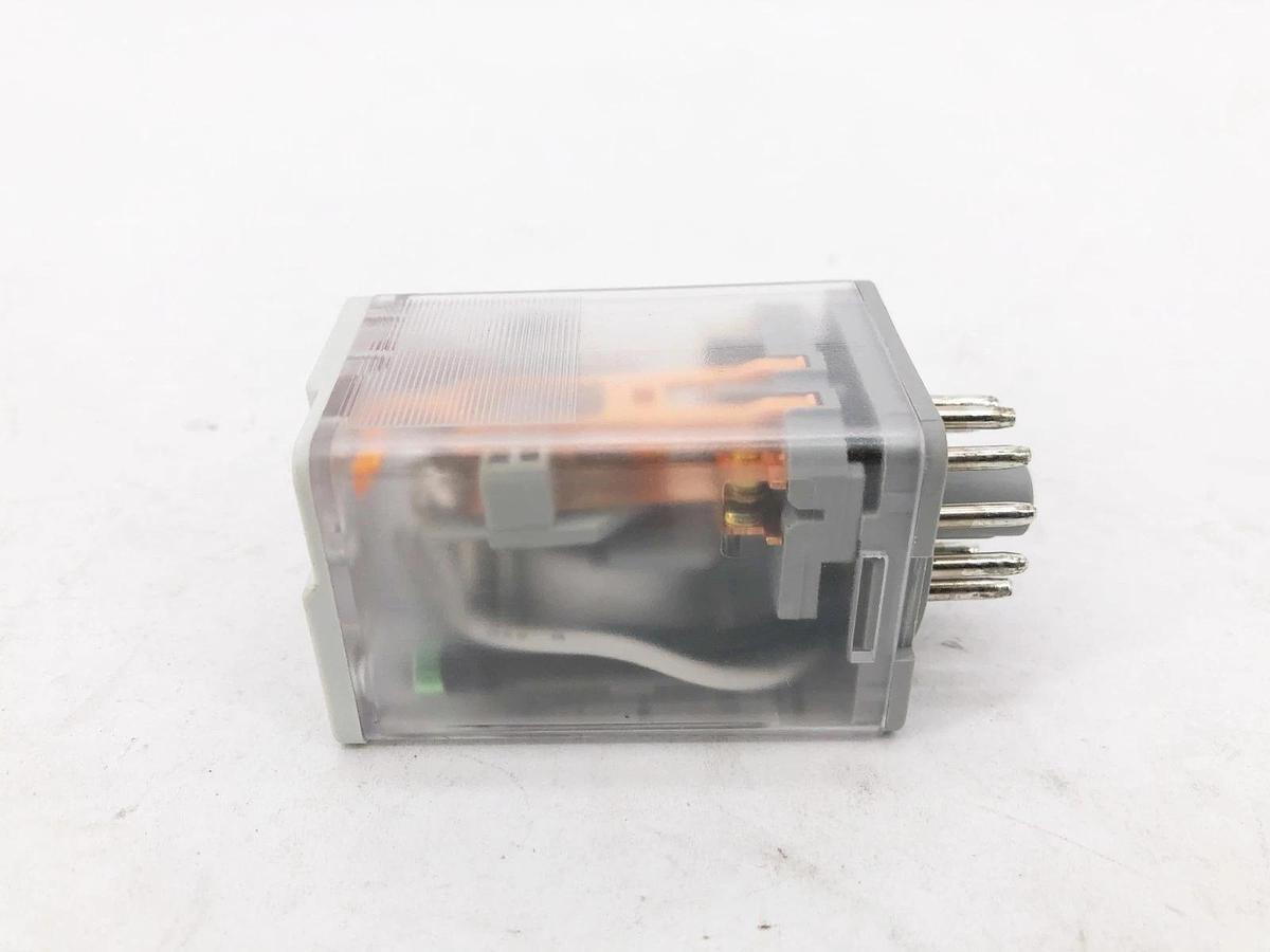 New Eaton D3PF3AA Relay 3PDT Octal Full Feature 120VAC