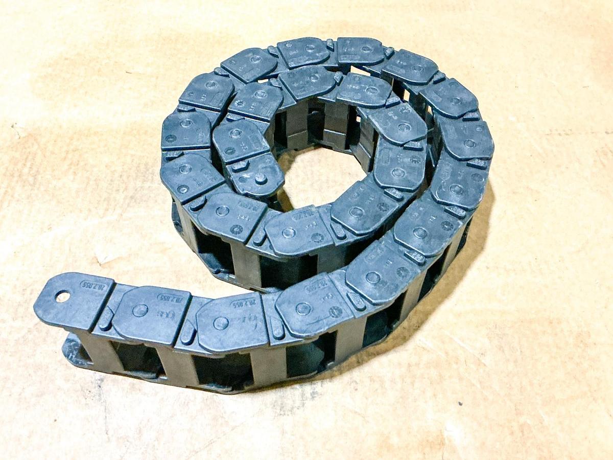 Used Igus 20.2.055 Cable Hose Wire Way Flex Track 34" 26 Links