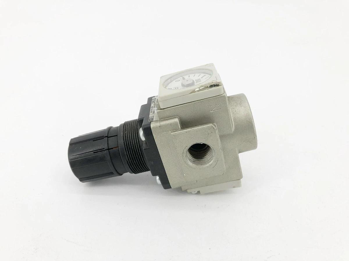New SMC AR20-N02E-Z Pneumatic Regulator 7-125psi