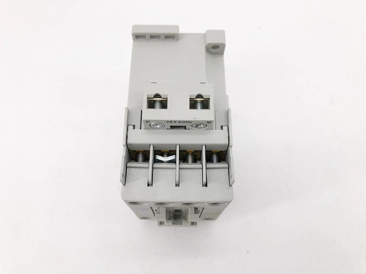New Allen-Bradley 700-CF310J Ser. A Control Relay 24V 3NO 1NC