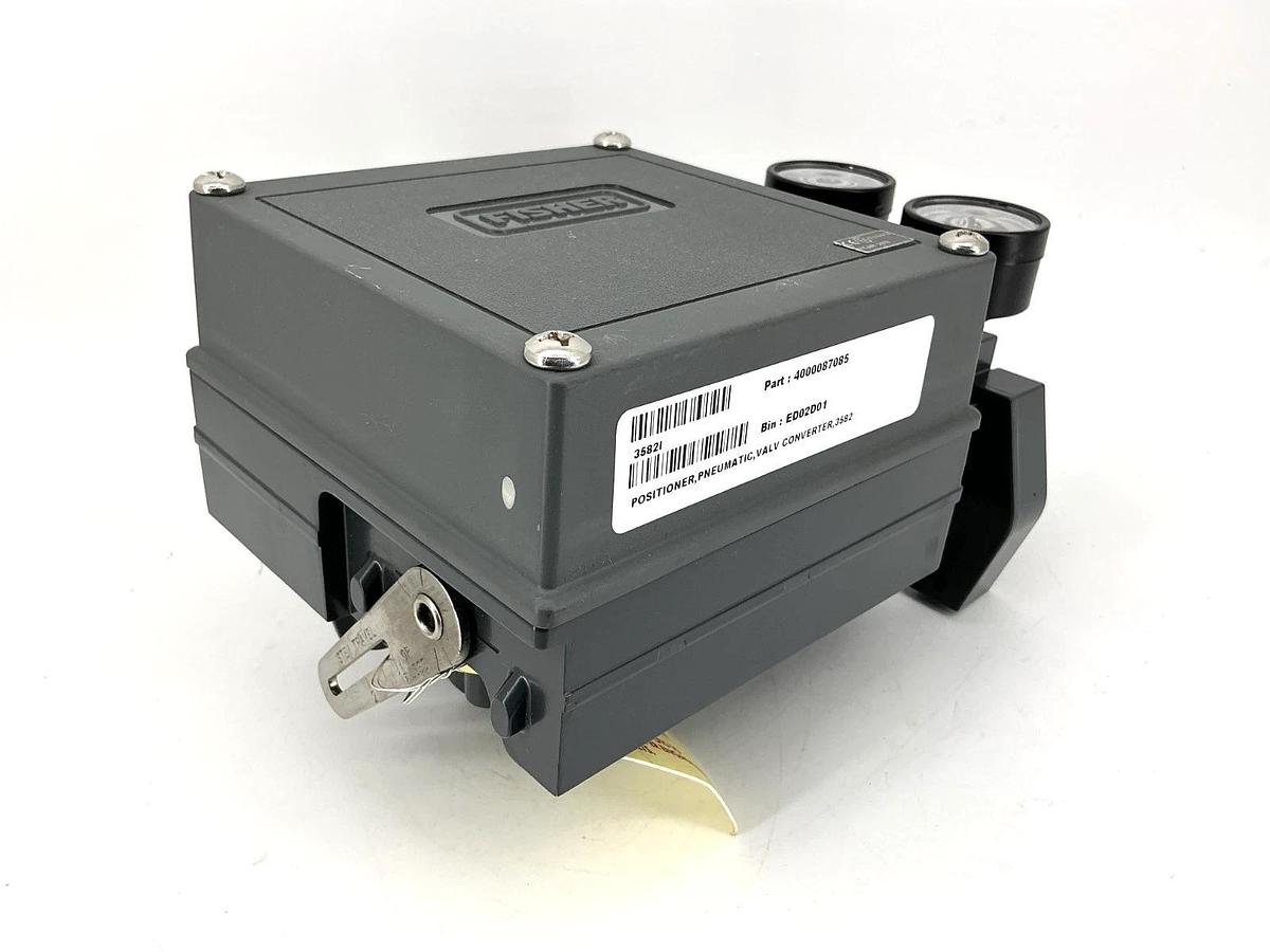 New Fisher 3582i Pneumatic Valve Positioner / Converter 3-15PSI 30V 582i -No Box