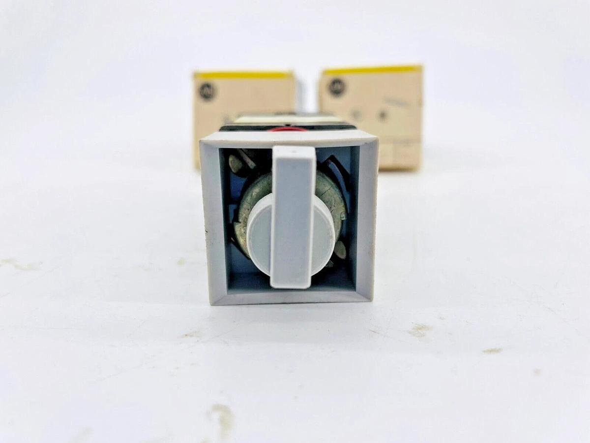 Lot of 2 New Allen Bradley 800MS-JG2PBS Selector Switch 3 POS Black 800MS-JX2P