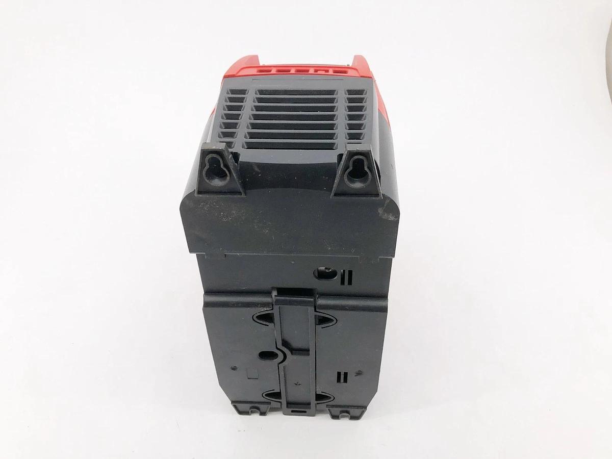 New SEW Eurodrive MCLTPB0015603400 Frequency Inverter 1.5KW 500-600VAC - No Box