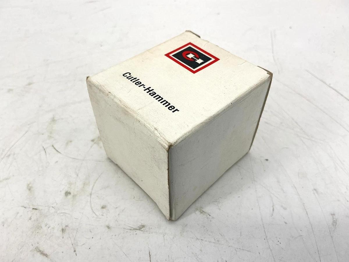New Cutler-Hammer 10250T4 Ser A2 Push-Pull Oper. 3-Position Momentary