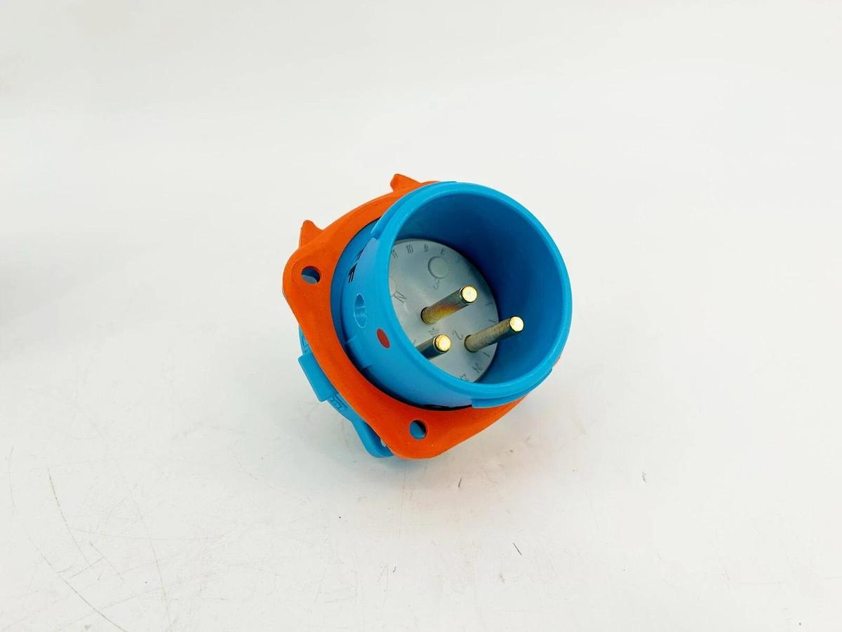 New Meltric 31-18172-K07 Inlet Plug 30A 2P+G 250VAC Type 3R 0040248581