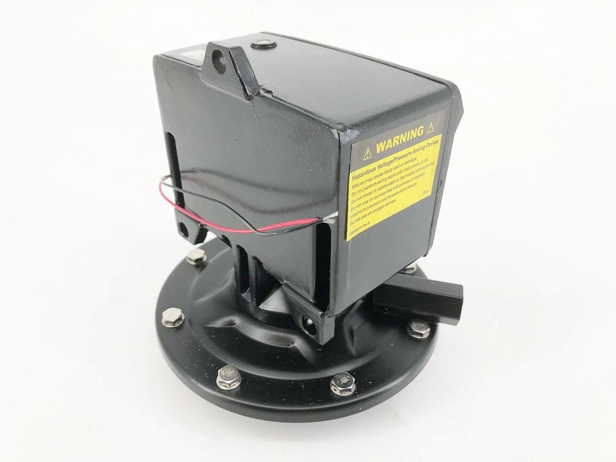 New Ashcroft D420B XFM Pressure Switch 30" H20D 15A 125/250VAC