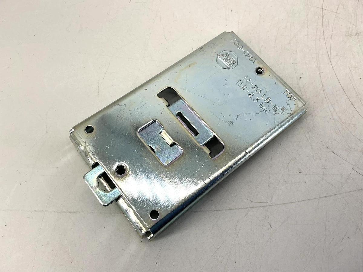 New Allen Bradley 700-DRA Ser A Din Rail Adapter Plate Silver 700DRA