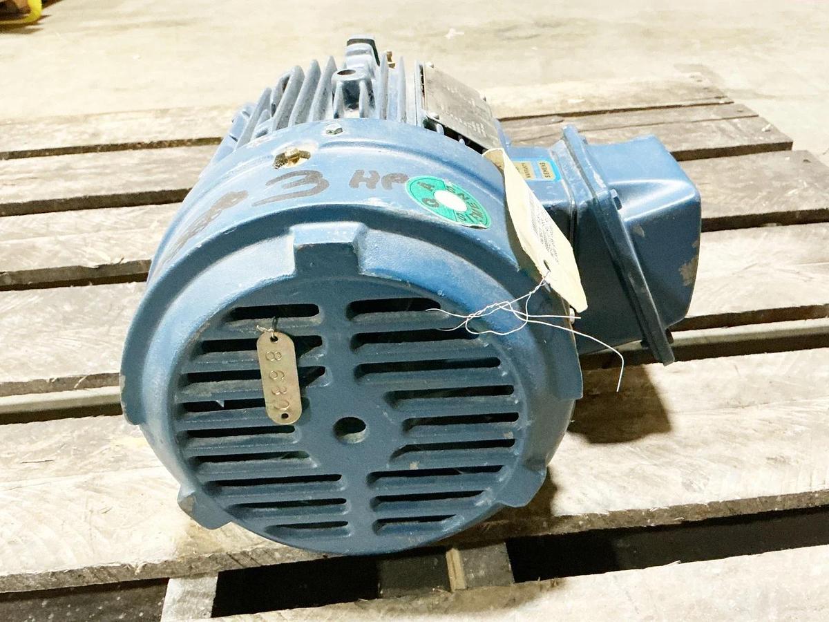 Used Siemens 1LA9182-2YK00 Induction Motor RGZESD 3HP 575V 3495RPM 3A 3 PH 60Hz