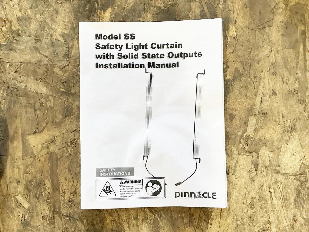 New Pinnacle SS-48-0F-60-45TXRX Solid State Safety Light Curtain System 24V