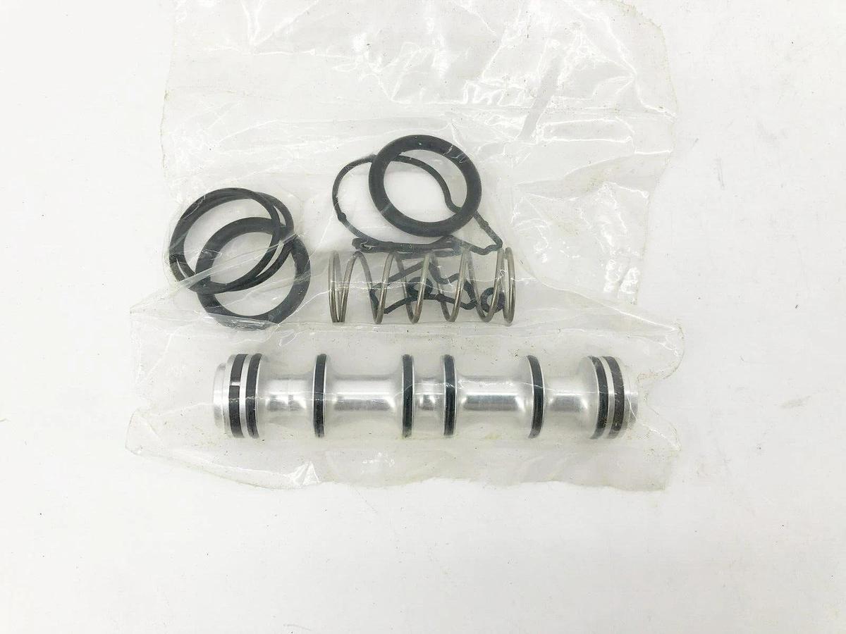New Parker PL503300 Solenoid CC Valve Repair Kit