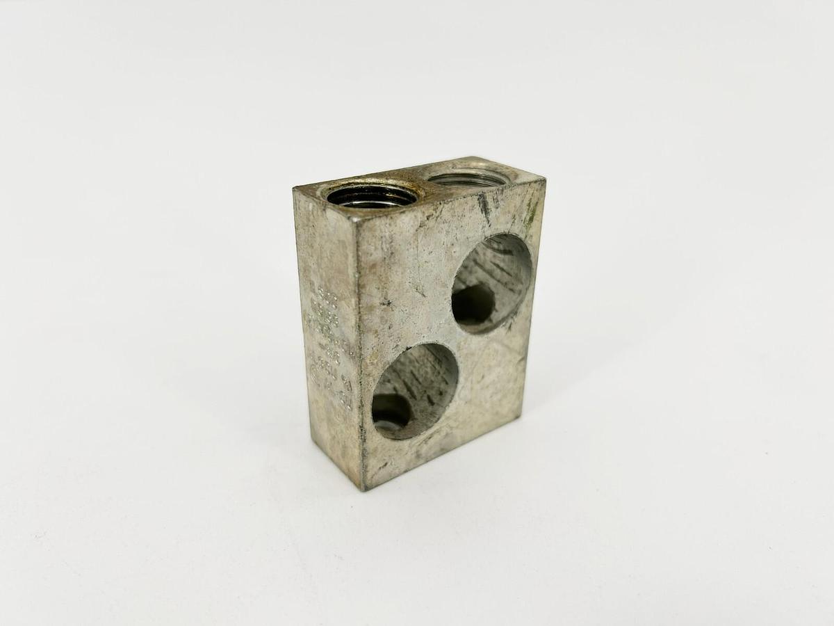 New Ilsco D3168 Terminal Lug, (2)500MCM-4/0, AL9CU missing screws