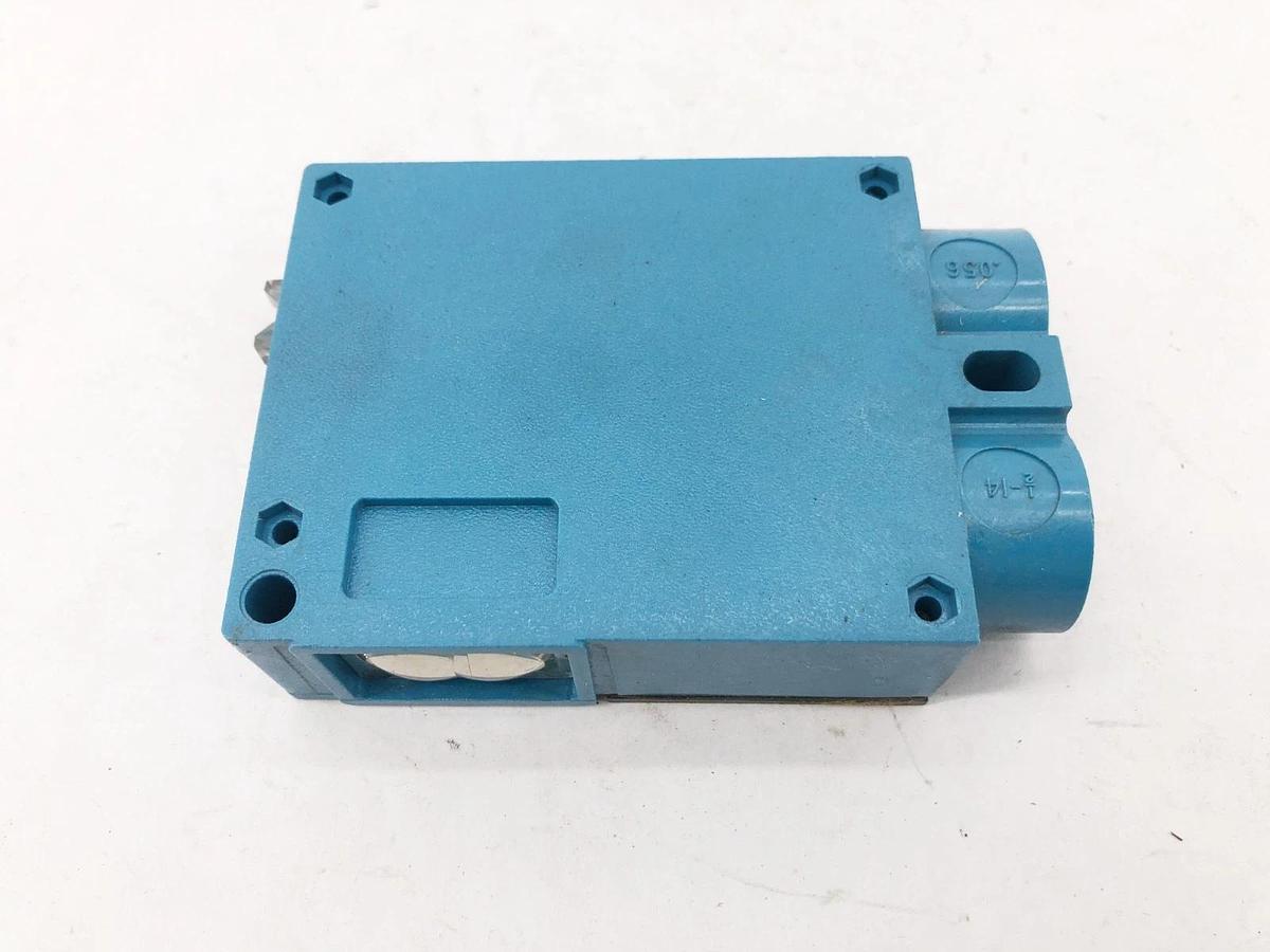 New Honeywell Microswitch FE-MLS10-A10A Photoelectric Sensor 115VAC