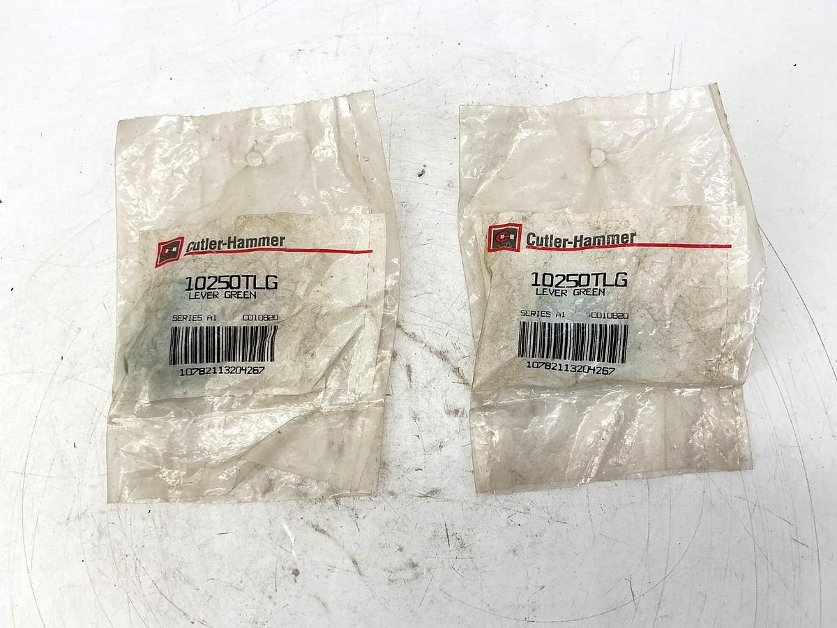 Lot of 2 New Cutler-Hammer 10250TLG Ser A1 Selector Switch Lever Green 30mm