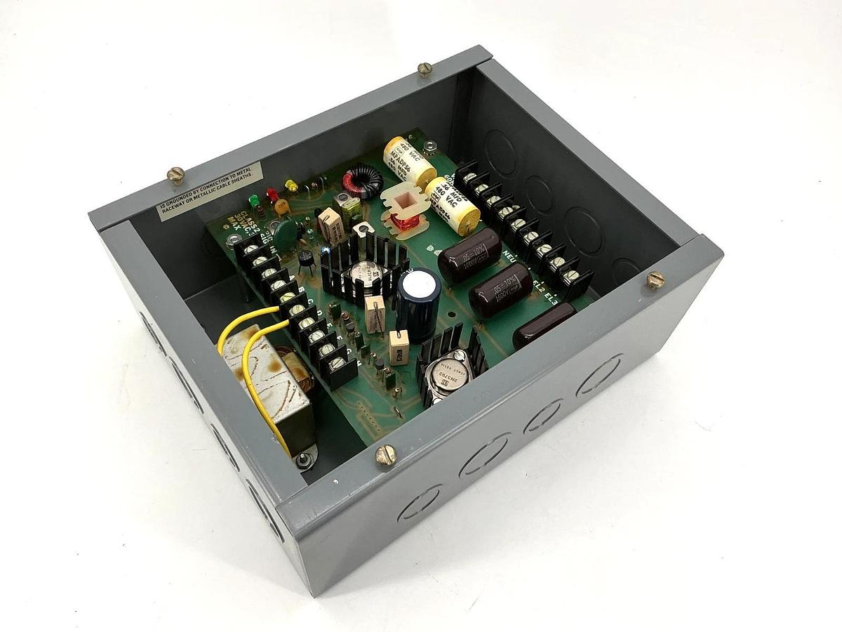 New Unbranded CTME Command Transmitter Indicating LEDs 10X8X4 20W 120VAC 60HZ