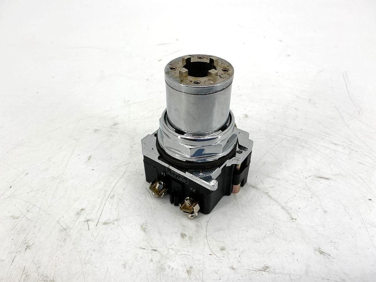 New Eaton Cutler-Hammer 10250T5971 Ser A4 Illum. Selector Switch 2P Maint 120V