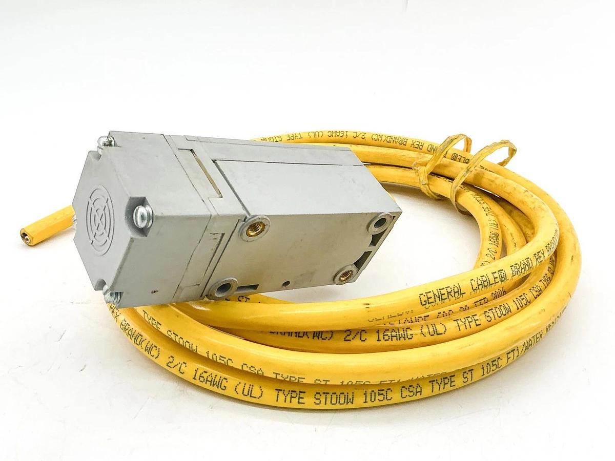 New Allen Bradley 802PR-LBAR1-12 Inductive Proximity Sensor 250V Ser.E - No Box