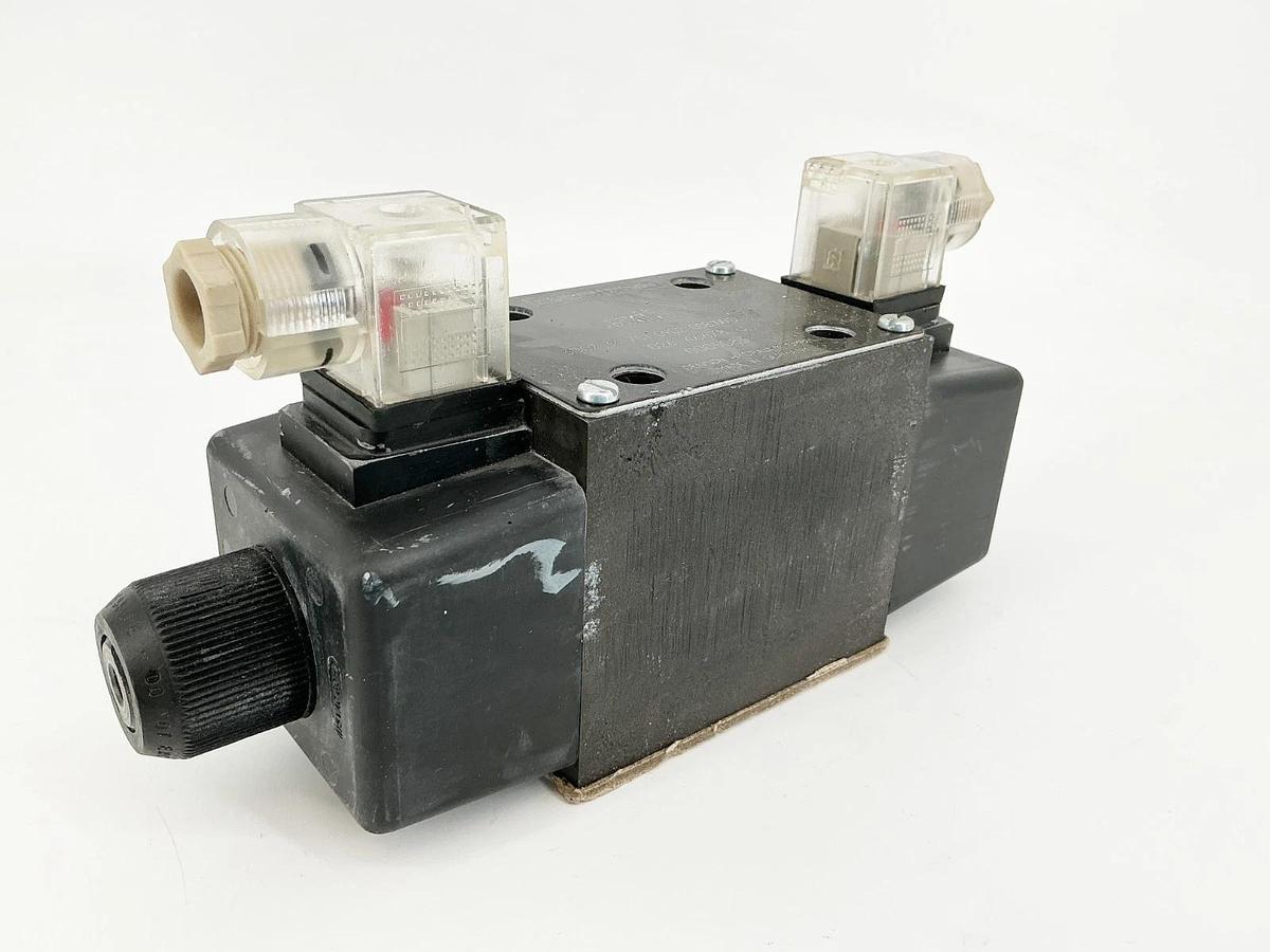 Used Denison 3D02-34-751-0902-00B1W0-1351 Solenoid Valve 115V 60Hz 0005083
