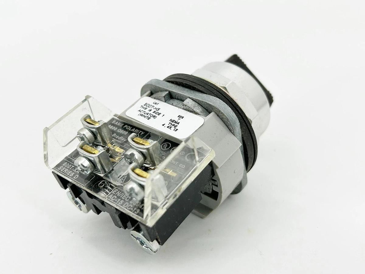 New Allen Bradley 800T-H5A Selector Switch 30MM 2 Position Ser.T