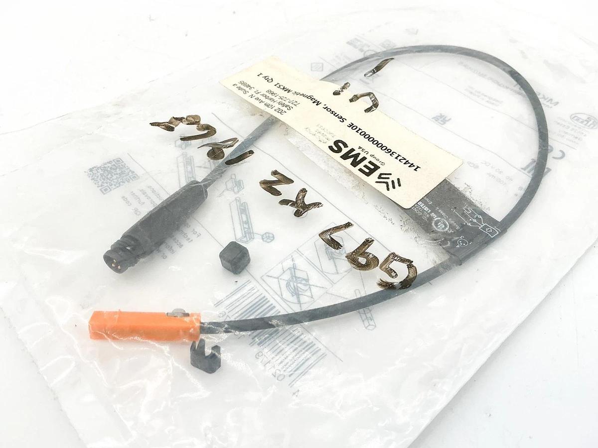 New IFM MK5101 T-Slot Cylinder Sensor 30VDC 100mA MKT3028BBPKG/G/0,3M/ZH/AS