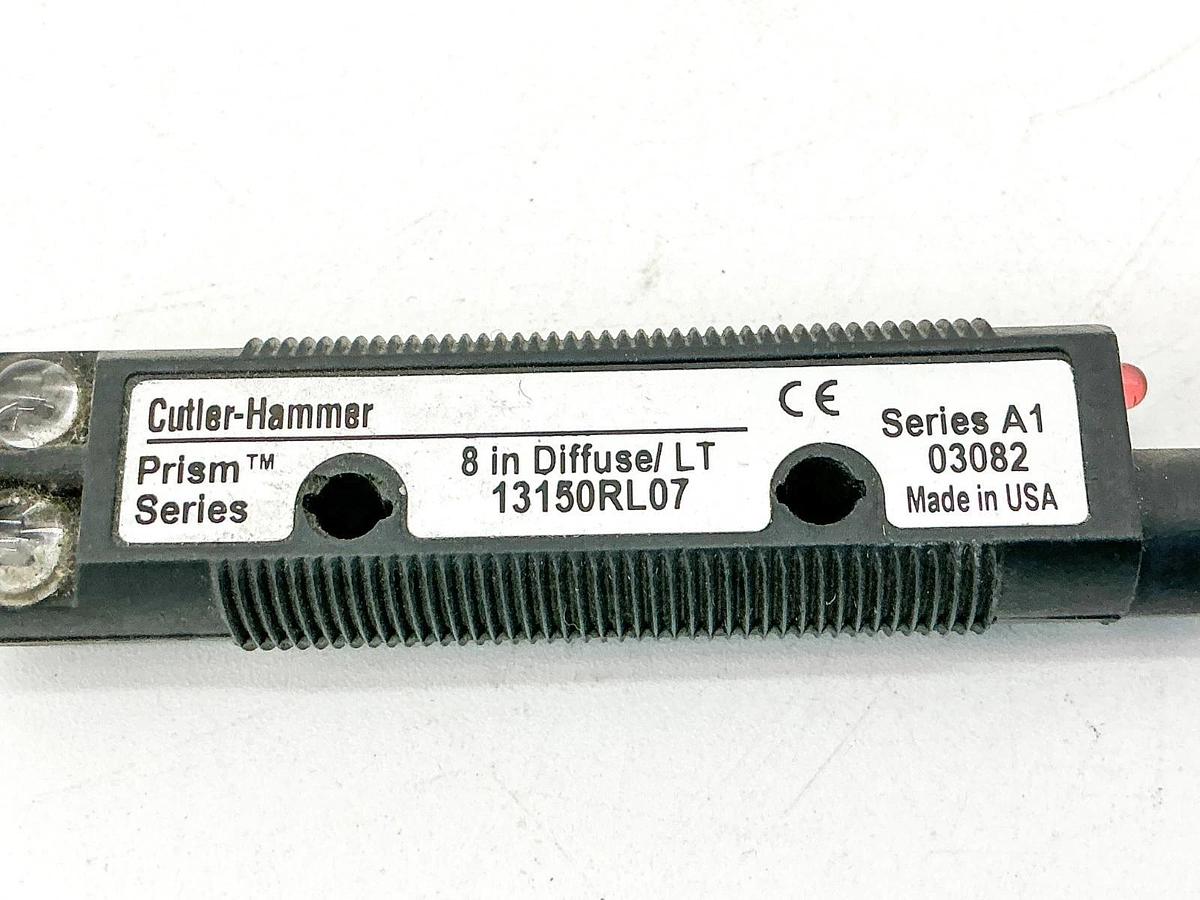 New Cutler Hammer 13150RL07 Photoelectric Sensor 8" 10/30VDC- No Box