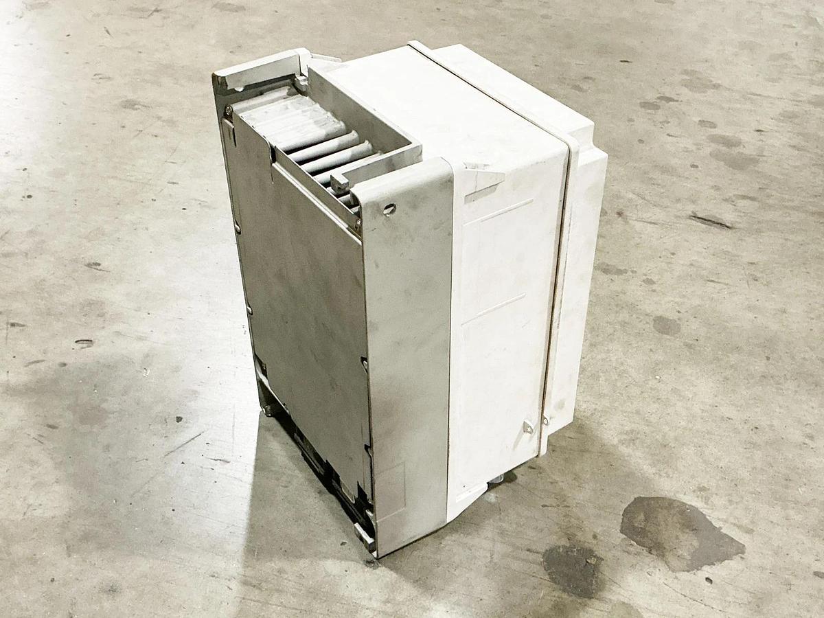 Used Allen Bradley 20AE017C3AYNNNC0 AC Drive 15HP 600V 3PH - Not working - For Parts
