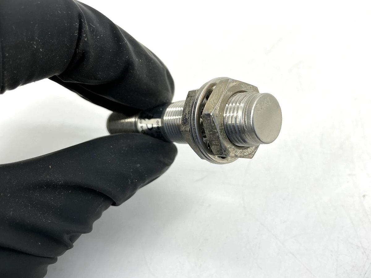 New Allen Bradley 871TM-DH2NP12-D4 Ser A Prox Sensor Dist: 2mm 10-30VDC - No Box