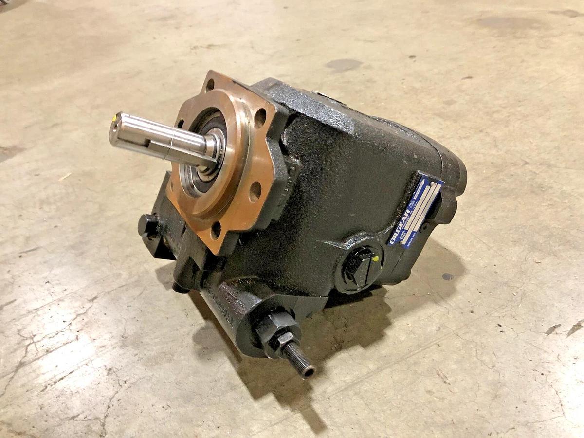 New Oilgear PVG-048-F1UV-LSFY-P-1NNSN Axial Piston Variable Pump 1" Shaft