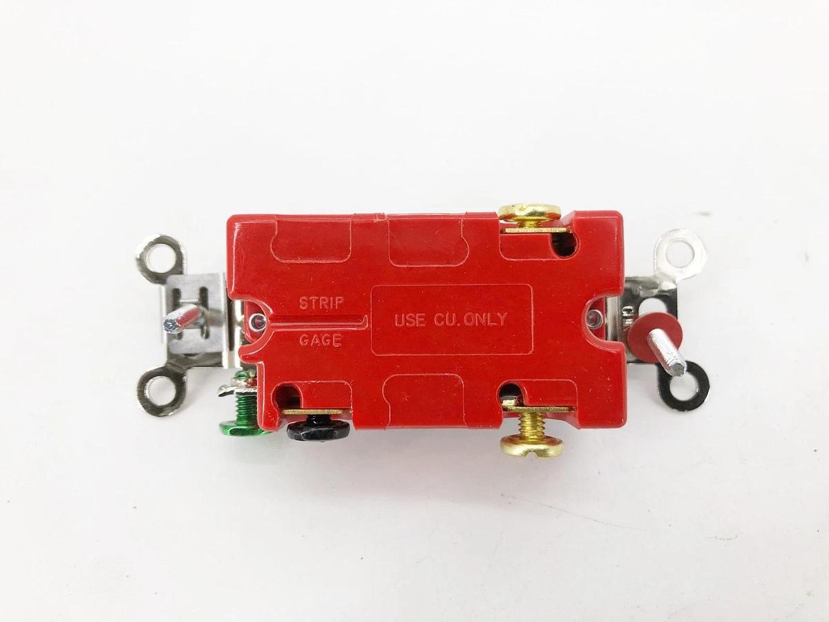 New Hubbell HBL1557L Momentary Toggle Single Pole Double Throw 20A 120/277V
