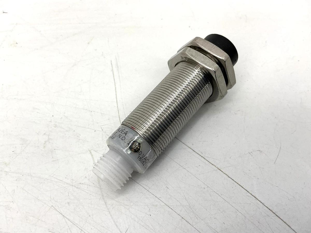 New Eaton E57LAL18A2EA Ser G1 18mm Tubular Inductive Prox Sensor 20-250V No Box