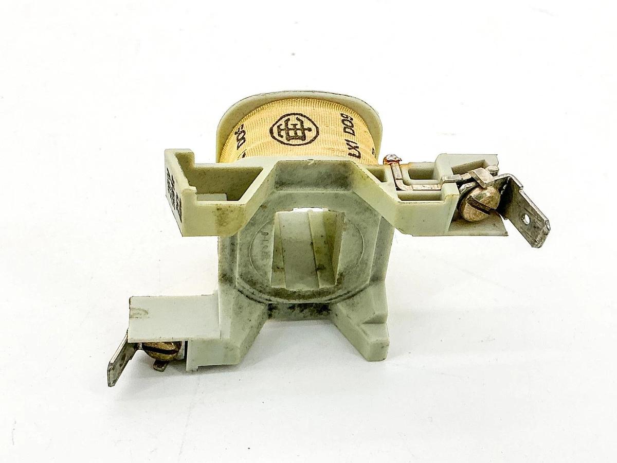 Used Lot of 2 Telemecanique LX1-D09 Coil 20/24V 50/60Hz