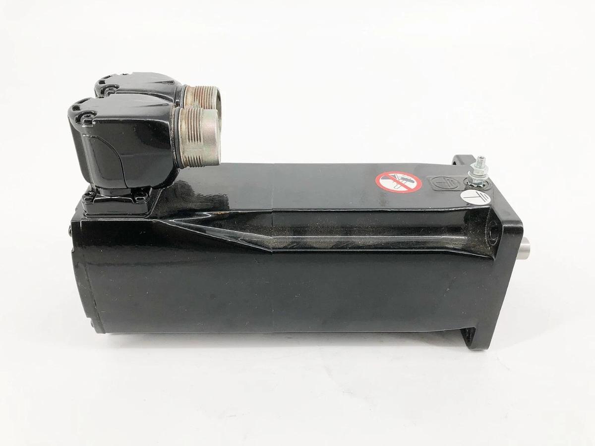 Used Schneider Electric SH30701S0001054 Servo Motor SH070/60010/0/3/00/00/10/11/00