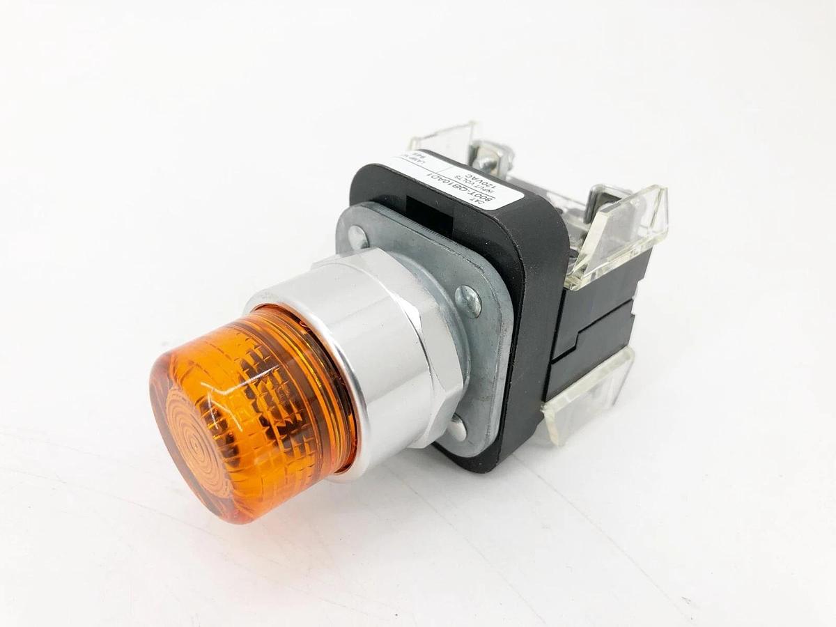 New Allen-Bradley 800T-QB10AD1 Ser. T Amber Illuminated Pushbutton 120V
