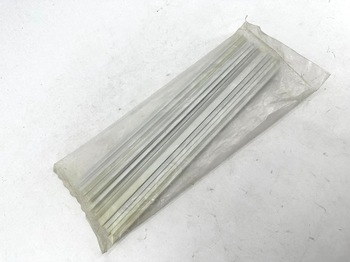 Lot of 16 New Allen Bradley 1492-CJCW6 Ser A Jumper Covers 6mm Center to Center