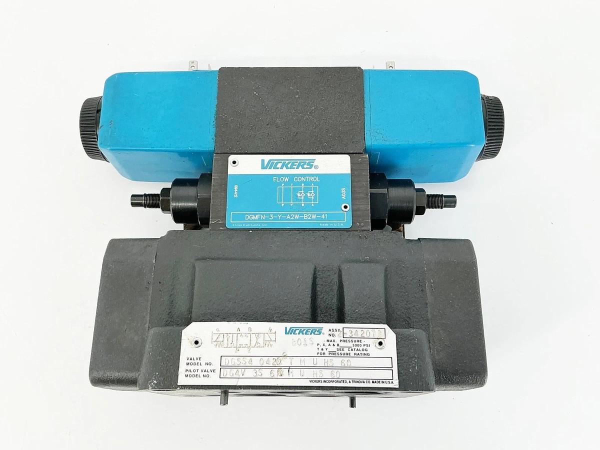 New Vickers DG5S4-042C-2T-M-U-H5-60 Solenoid Valve 5000PSI 24V 30W - No Box