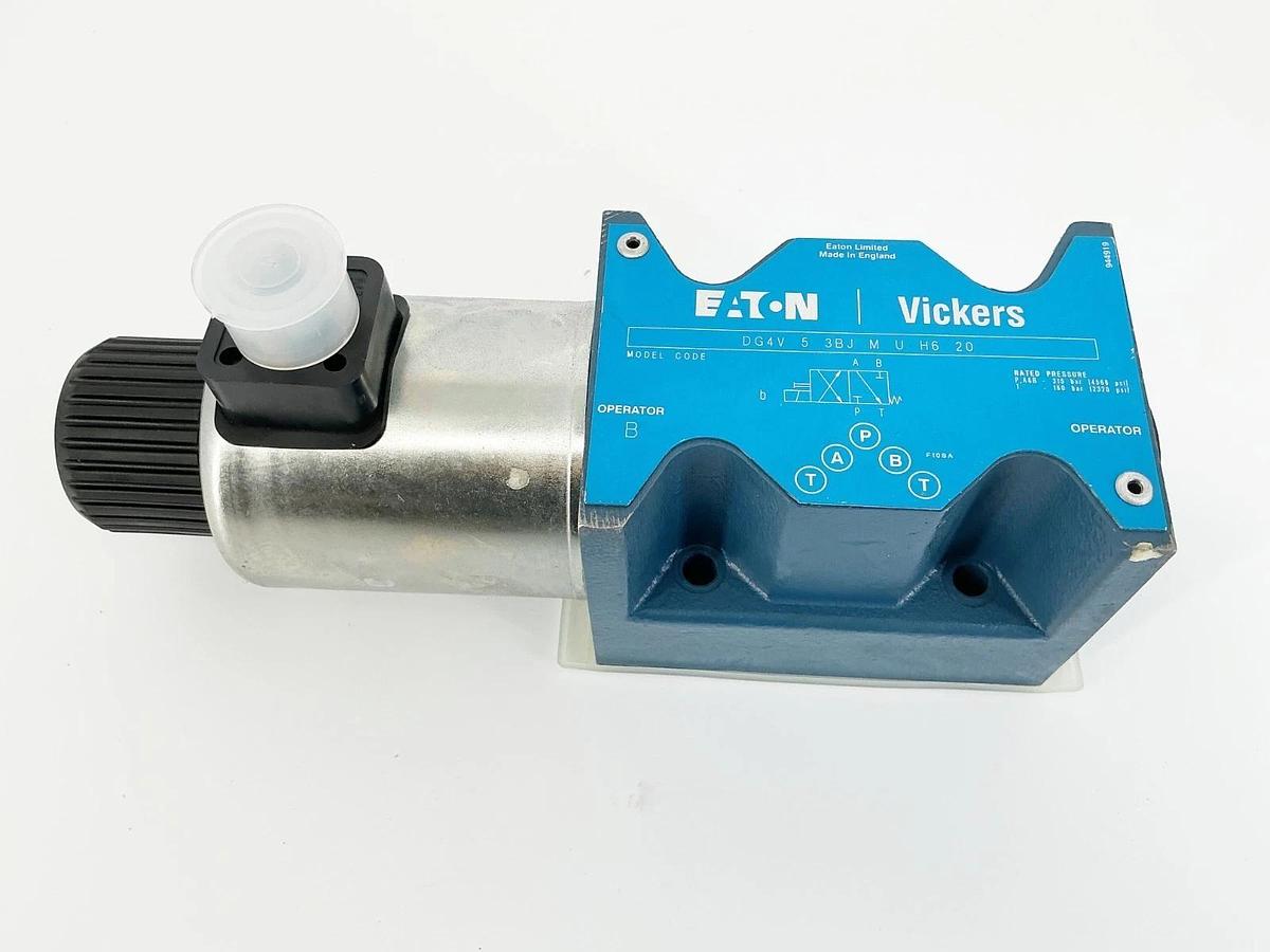 New Eaton Vickers DG4V-5-3BJ-M-U-H6-20 Hydraulic Valve 4568PSI 24V - No Box