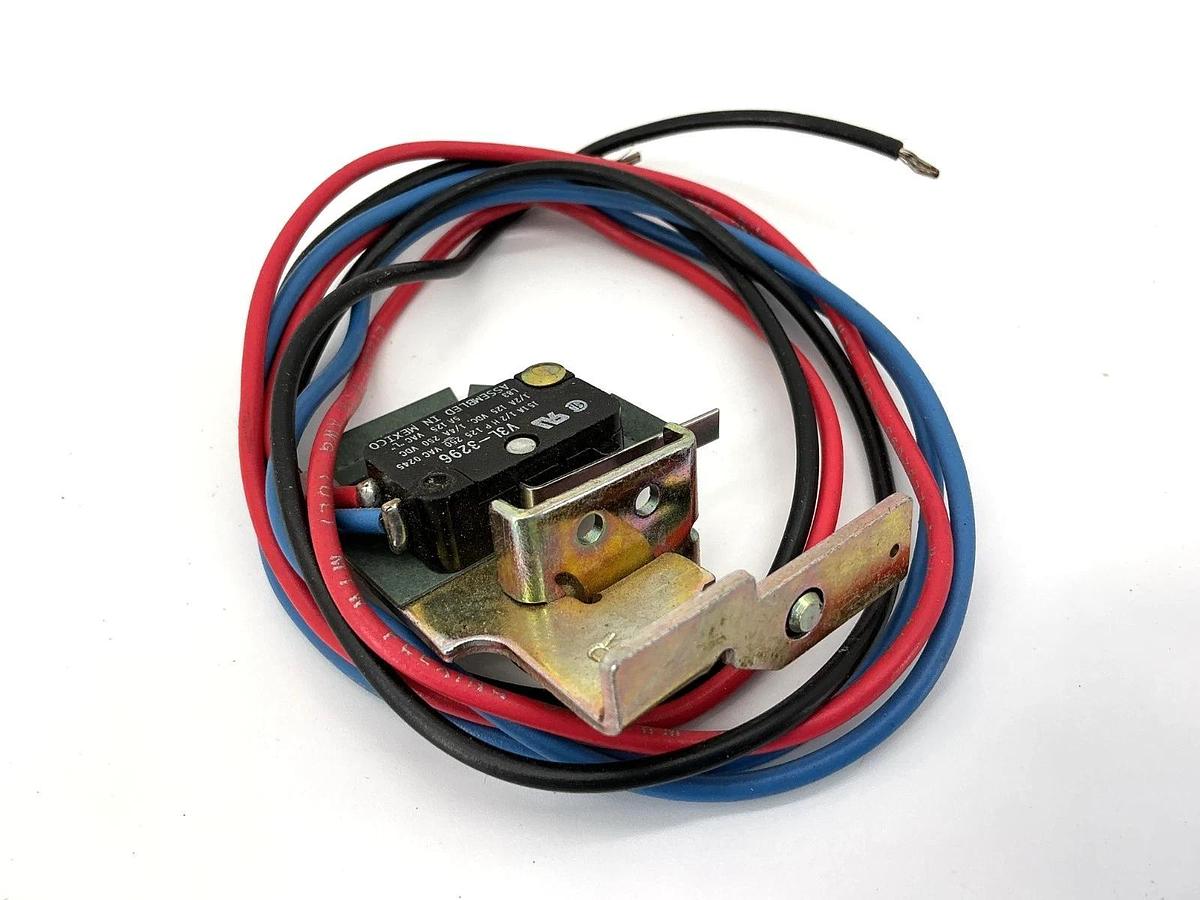 New Eaton Cutler-Hammer A1X2PK Auxiliary Switch 3-Wire 600VAC 50/60HZ - No Box
