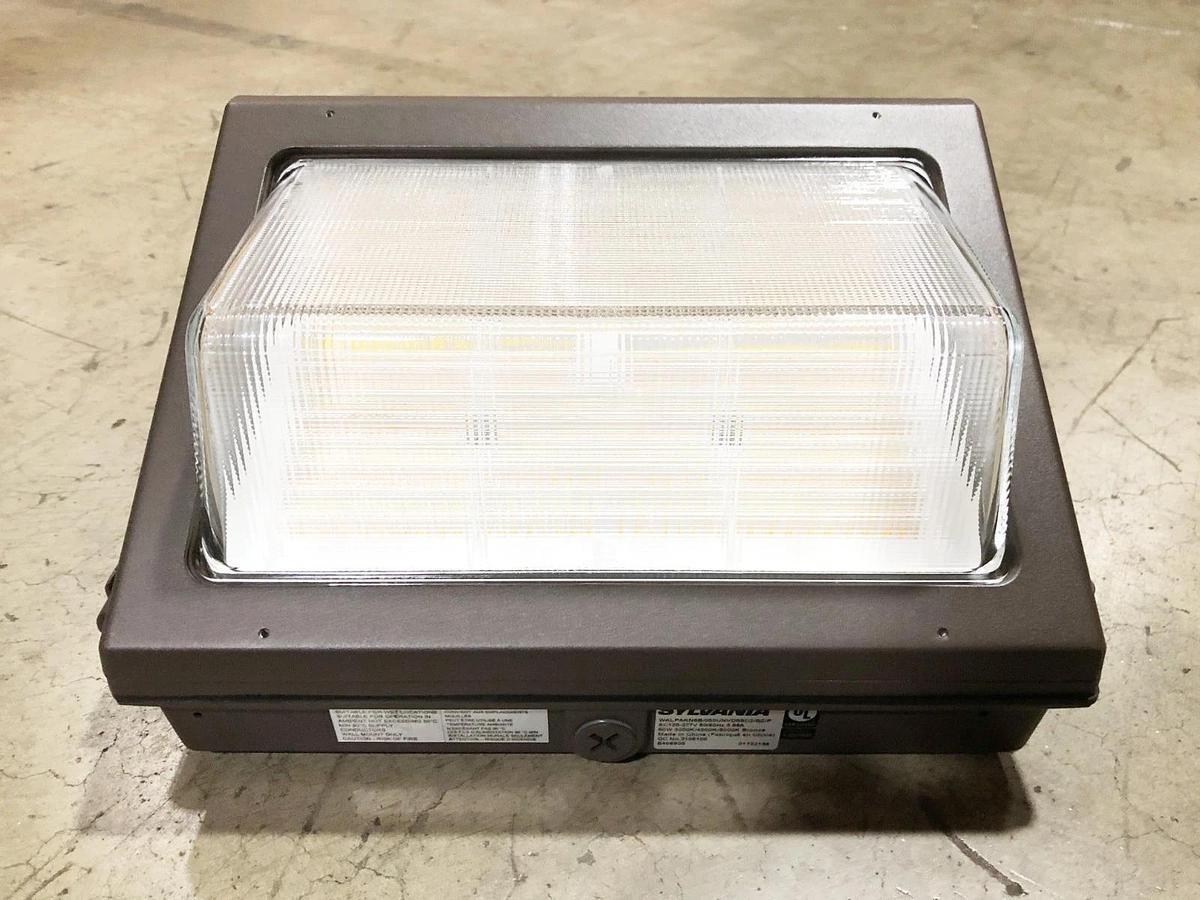 New Sylvania WALPAKN5B/080UNVD8SC2/BZ/P LED Wallpack 80W 10800 Lumen 61830-0
