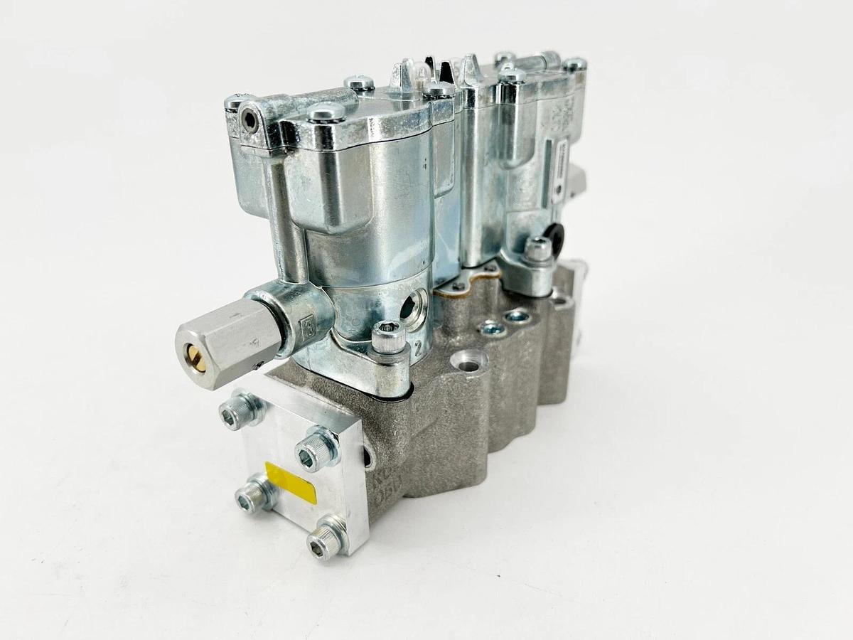 New Parker L6553910253 Solenoid Valve 3/8" Port 120Vac
