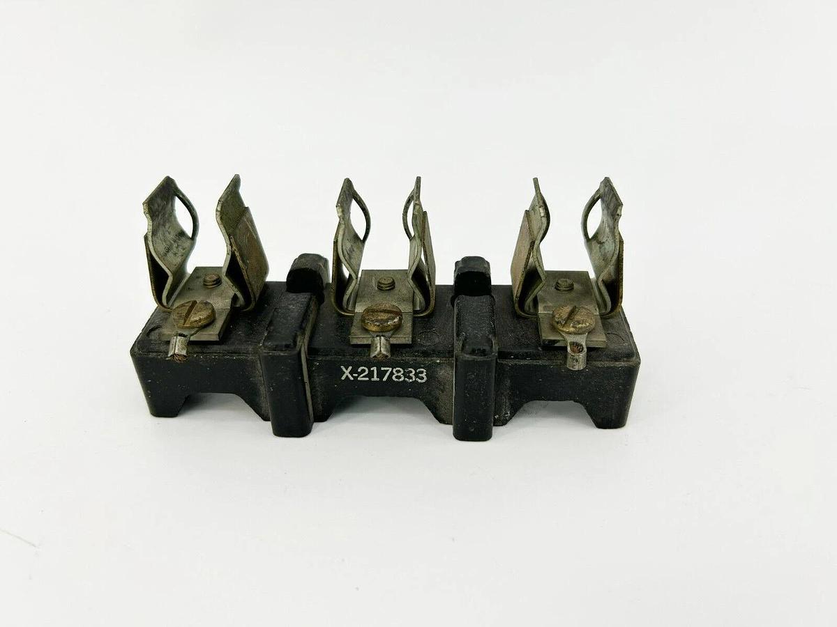 Used Allen Bradley X-217833 Fuse Holder 600V 6A 3 P
