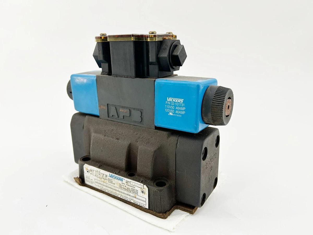 Used Vickers DG5S4-046C-T-M-FW-B5-60 Hydraulic Valve 3000PSI .48A 110/120V