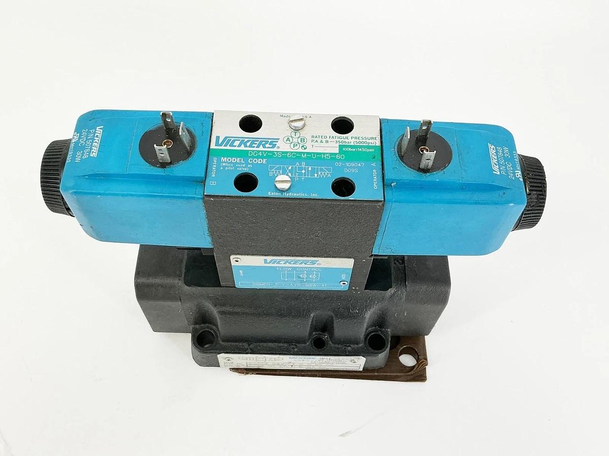 New Vickers DG5S4-042C-2T-M-U-H5-60 Solenoid Valve 5000PSI 24V 30W - No Box