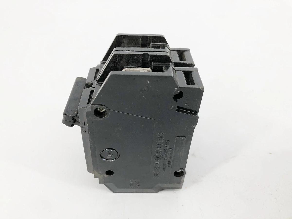Box of 3 New General Electric TQC2440WL Circuit Breakers 40A 2P 415V