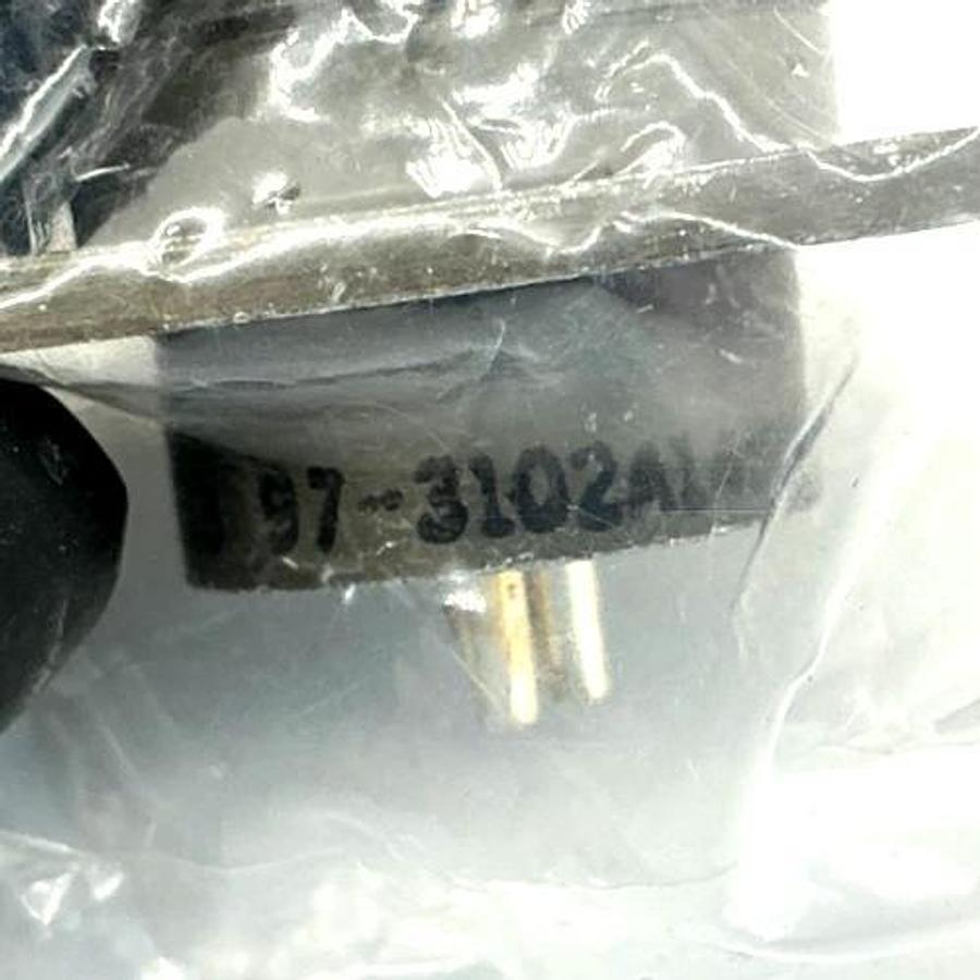 Lot of 2 New Amphenol 97-3102A14S-9PZ Connector Receptacle Male 2-Pin