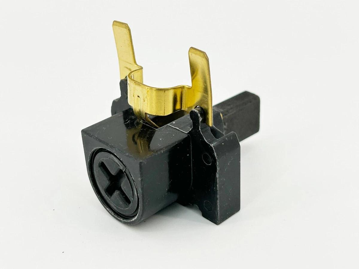 New Dewalt 147097-09 Brush and Holder For 6318