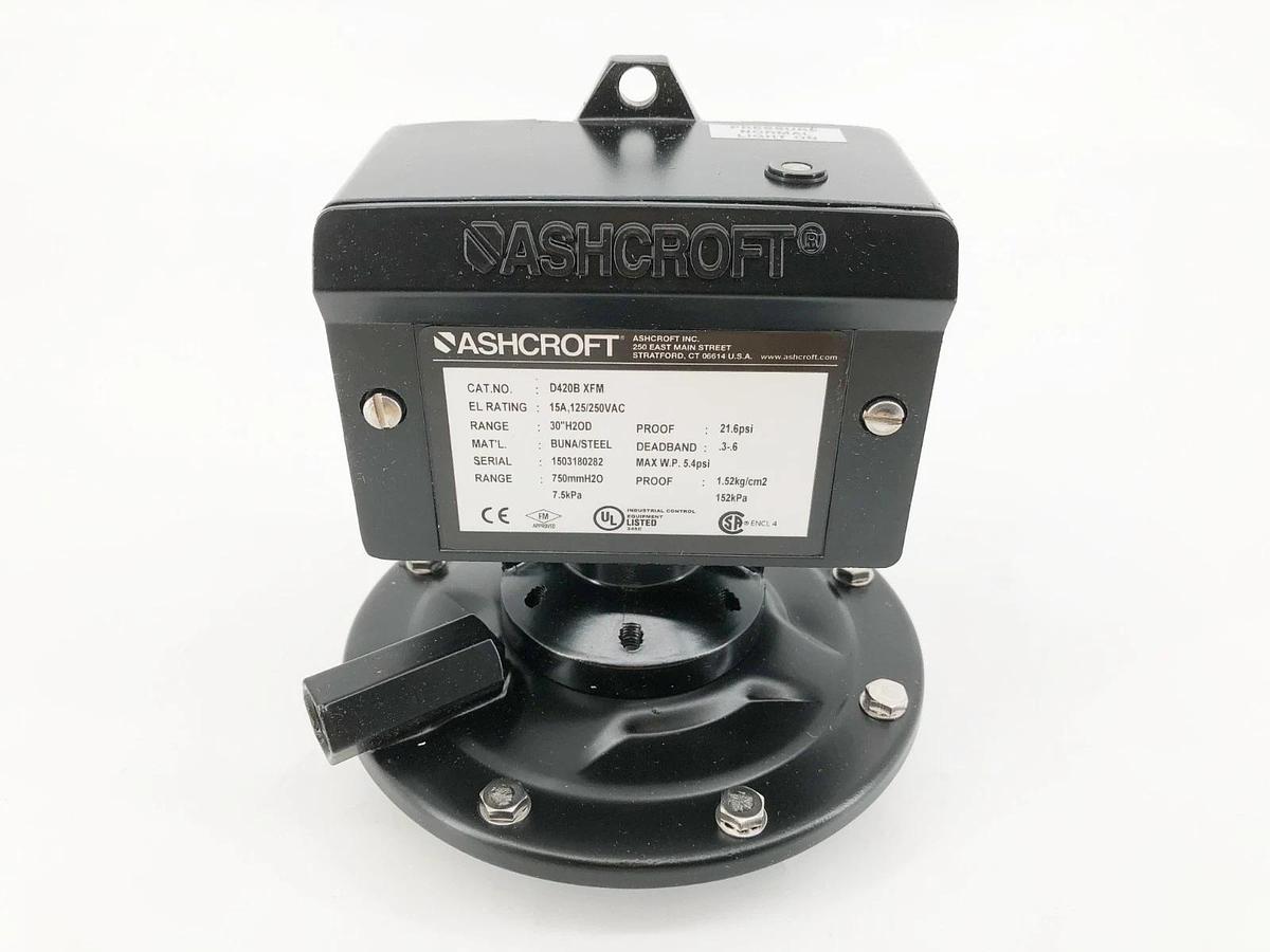 New Ashcroft D420B XFM Pressure Switch 30" H20D 15A 125/250VAC