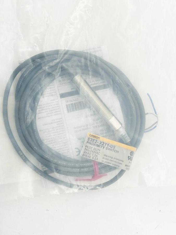 New Omron E2E2-X2Y1-US Proximity Switch 24-240Vac 27X18M