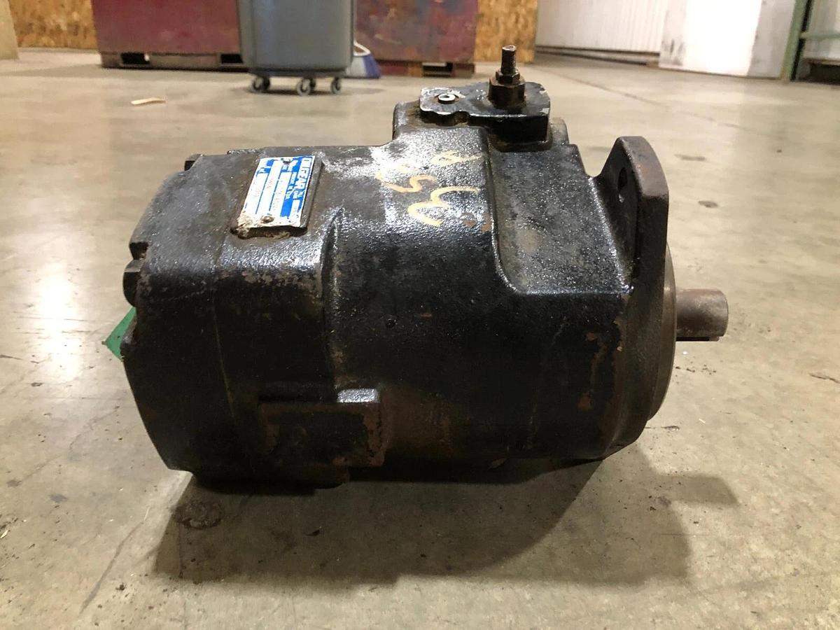 Used Oilgear PVWJ-076-A1UV-LSAY-P-1NNSN Hydraulic Pump 1-1/4" Shaft