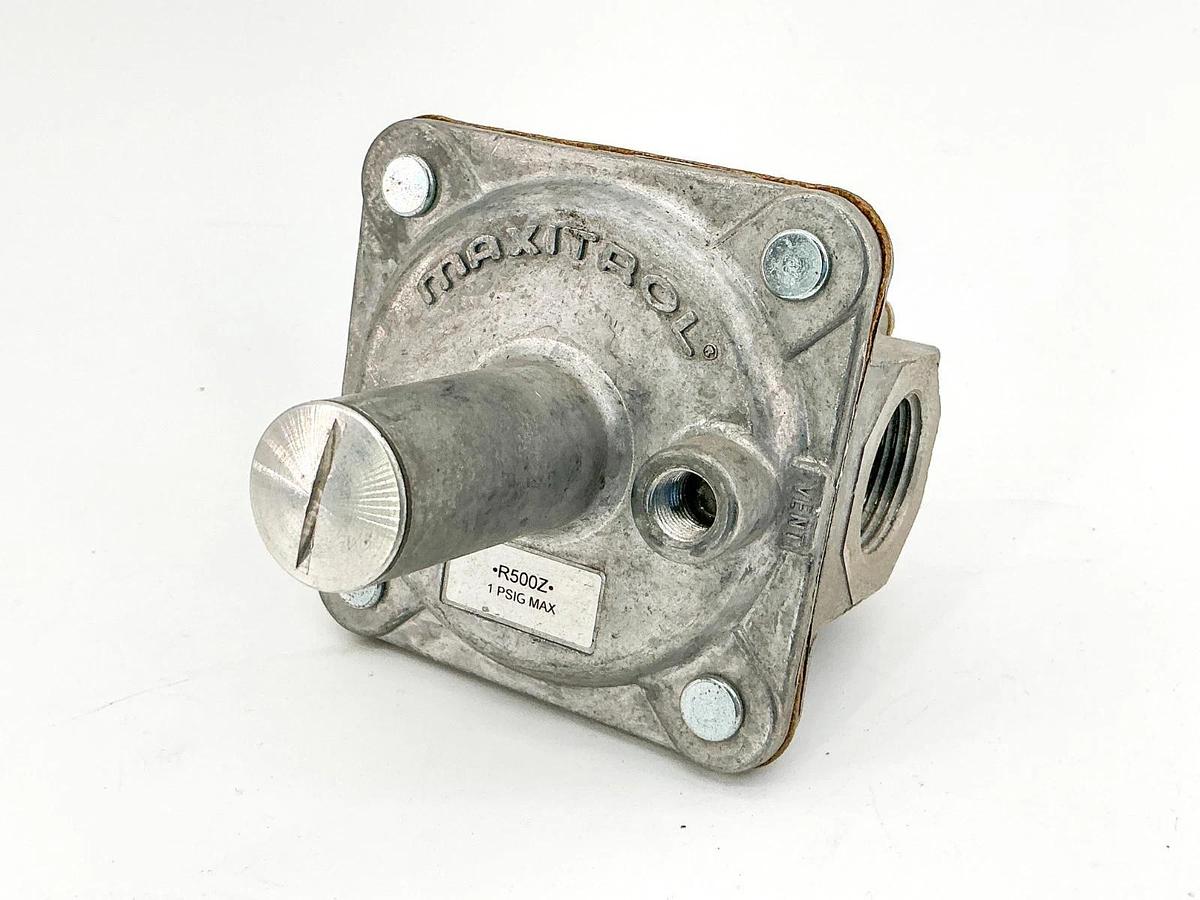 New Maxitrol R500Z Gas Regulator 1 PSIG 1/2NPT - No Box